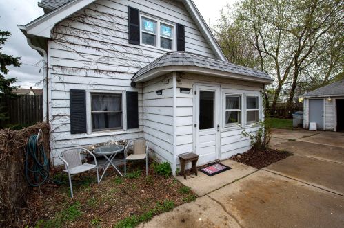 2230 37th St, Milwaukee, WI 53215-2315