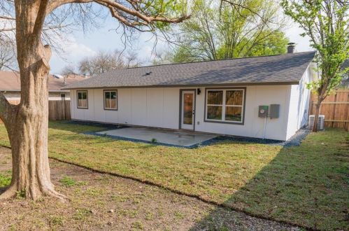 106 Cloudview Dr, Austin TX 78745-5619 exterior