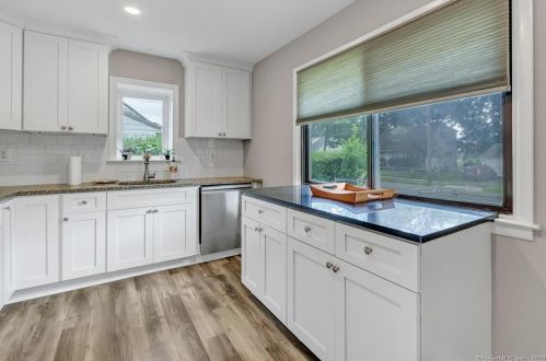 37 Cindy Cir, Milford CT 06460-6644 exterior