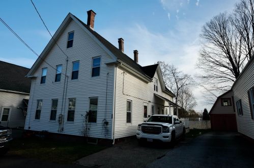 13 Waverly St, Concord NH  03301-4504 exterior