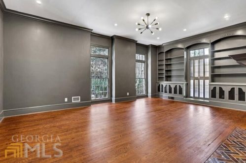 3342 Kilby Pl, Atlanta GA 30327-2214 exterior