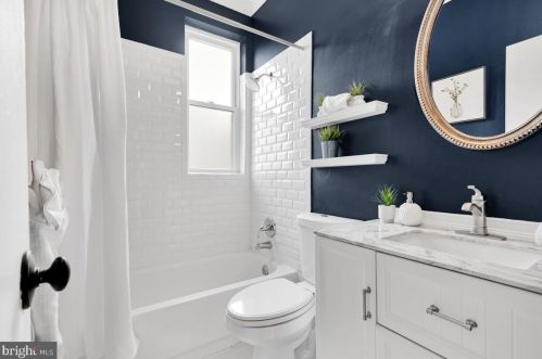 2001 16th St, Washington DC  20009-4820 exterior