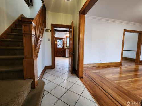 52 Burchard St, Edison NJ  08837-3339 exterior