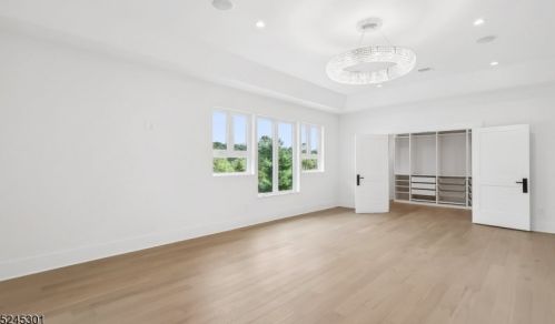 1306 Pleasant Valley Way, Town Center NJ  07052-1421 exterior