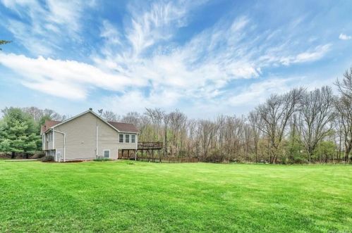 2478 Mt Hope Rd, Middletown NY 10940-7317 exterior