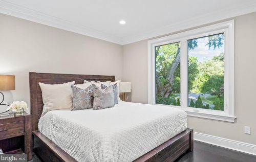 1645 Kirby Rd, Mc Lean VA  22101-3240 exterior