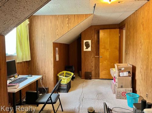 5975 Hubbell St, Dearborn Heights MI 48127-2445 exterior