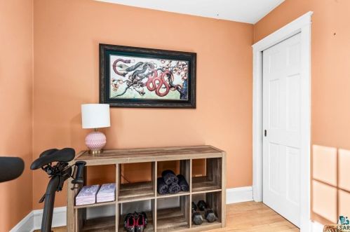 318 8th Ave, Duluth MN 55806-2206 exterior