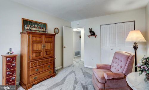 407 Valleybrook Dr, Lancaster PA 17601-4612 exterior