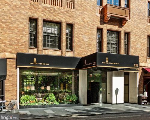 219 18th St, Philadelphia PA 19103-6141 exterior