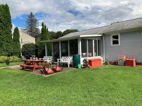 184 Bayberry Rd, Woonsocket RI 02895-2706 exterior