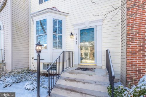 43069 Candlewick Sq, Leesburg, VA 20176-6445