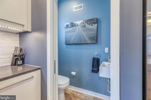 1112 17 St, Philadelphia PA 19146-4717 exterior