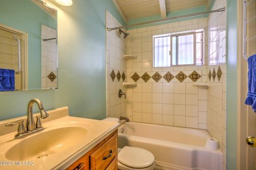 3702 March Pl, Tucson AZ 85713-4227 exterior