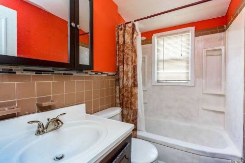 189 Broadway, Valley Stream NY 11580-4810 exterior