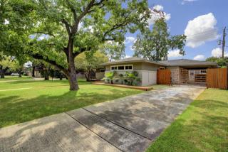 4415 Merwin St, Houston TX  77027-6713 exterior