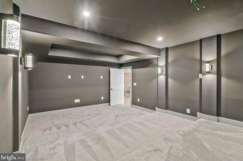 1520 Brookhaven Dr, Mc Lean VA  22101-4127 exterior