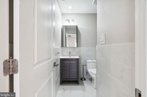 630 Catharine St, Philadelphia PA  19147-2937 exterior