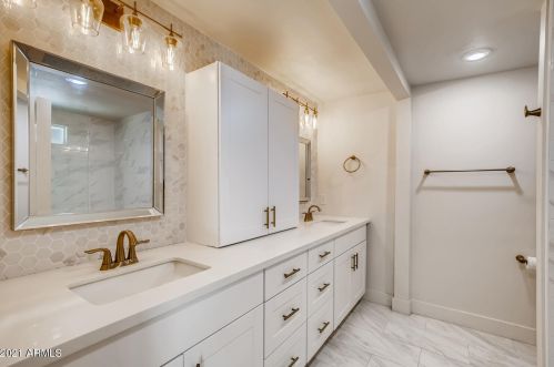 2615 Fairmount Ave, Phoenix AZ 85015-5356 exterior