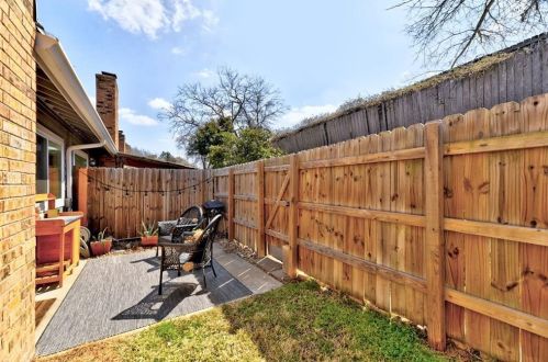 7211 Coronado Cir, Austin TX 78752-2008 exterior