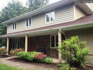 3781 Surfside Cir, Aurora, OH 44202-9084