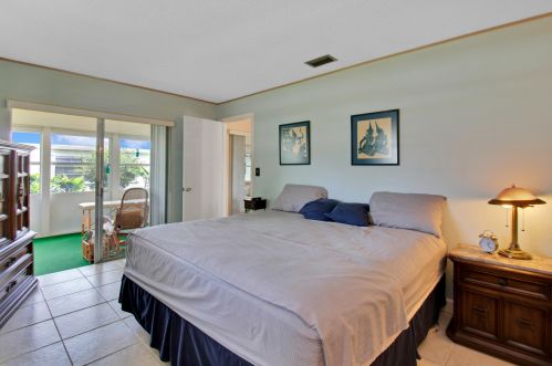 1702 18 St, Boynton Beach FL 33426-6410 exterior