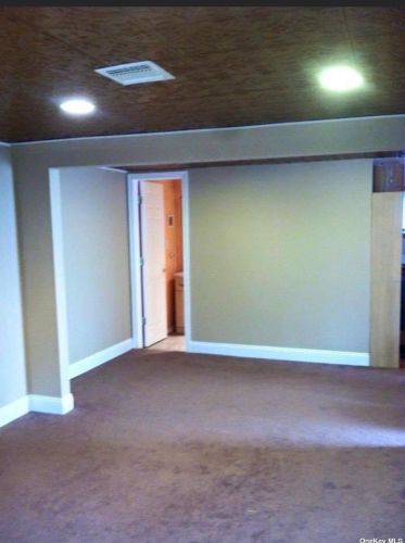 831 Outlook Ave, Babylon NY  11704-4420 exterior