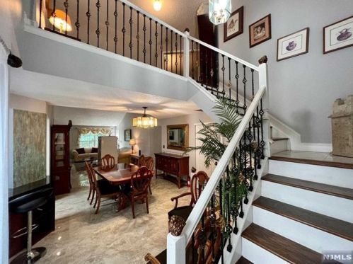 1029 Castle Rd, Mahwah NJ  07430-3256 exterior