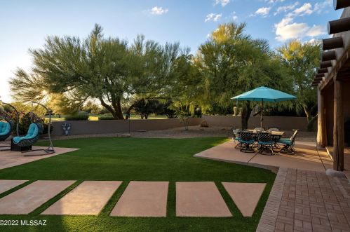 321 Golf Vw Dr, Tucson AZ 85737-9701 exterior