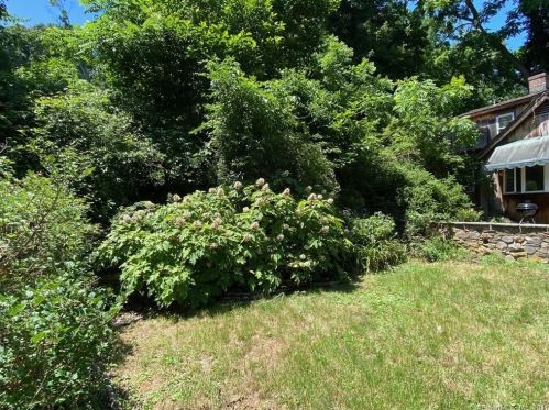 151 Salem Rd, Ridgefield CT 06877-3122 exterior