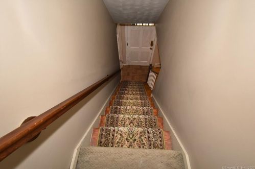 38 Monroe Rd, Enfield CT 06082-5335 exterior