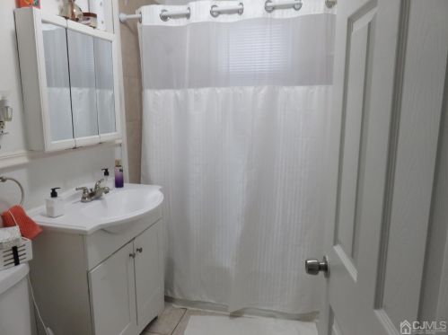 663 Jacques St, Perth Amboy NJ 08861-2746 exterior