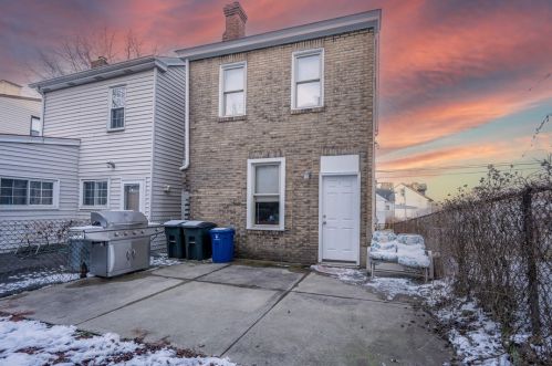 1308 Eleanor St, Pittsburgh PA  15203-2719 exterior