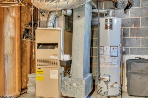 130 Old York Rd, Bridgewater NJ 08807-2686 exterior