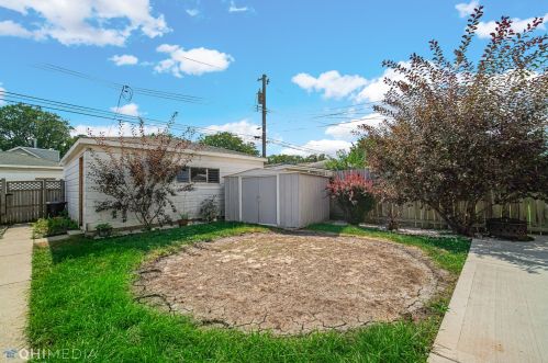 5725 Giddings St, Chicago IL 60630-2930 exterior