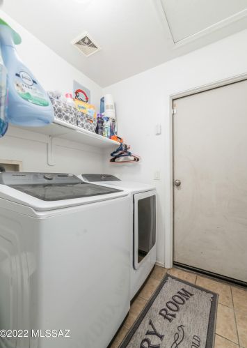 7646 Coleville St, Tucson AZ 85746-2512 exterior