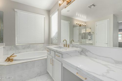 21713 38th Way, Phoenix AZ  85050-4923 exterior