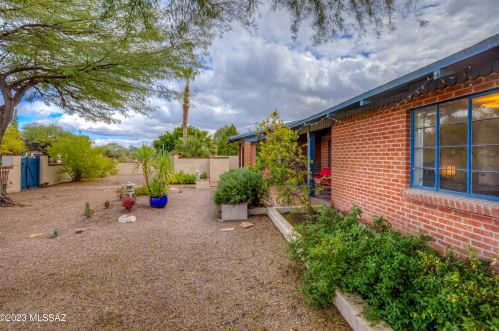 2130 Hampton St, Tucson AZ 85712-2312 exterior