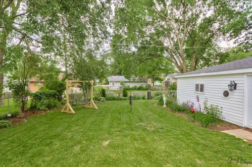 8609 Acorn Path, Bull Valley IL 60097-8872 exterior