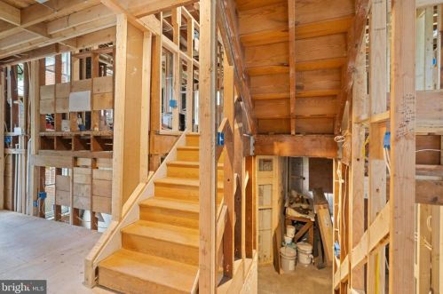 5121 Klingle St, Washington DC  20016-2654 exterior