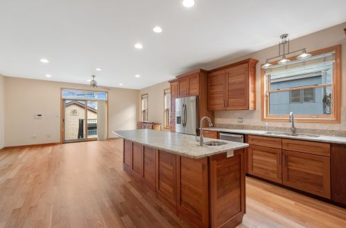 2712 Bryn Mawr Ave, Chicago IL 60659-4414 exterior