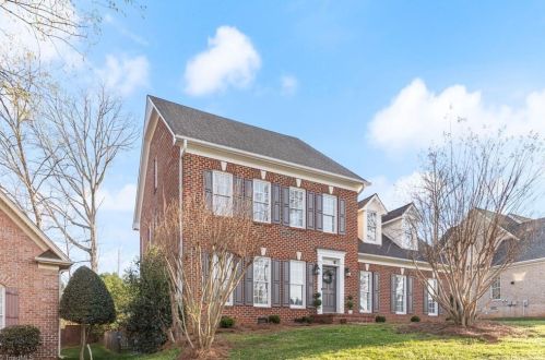 16 Middlefield Ct, Greensboro NC  27455-2257 exterior