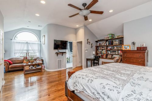 3 Lyons St, Huntington Station NY 11747-1000 exterior