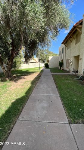 8026 32nd Ave, Phoenix, AZ 85051-6214