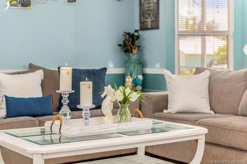 381 Gulfstream Ave, Fort Pierce FL  34983-1218 exterior