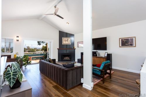 1407 Edgemont St, San Diego CA 92102-1210 exterior