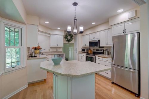 322 Cheyenne Trl, Madison WI  53705-4703 exterior