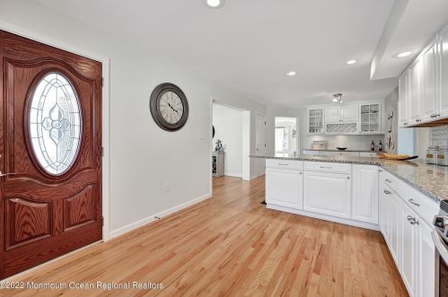 19 New Jersey Ave, Lavallette NJ 08735-2528 exterior