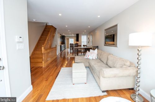 2932 Juniper St, Philadelphia PA 19148-4951 exterior