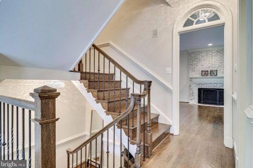 6636 Hampton View Pl, Mc Lean VA 22101-6003 exterior